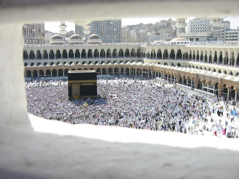 http://images1.wikia.nocookie.net/__cb20061123183016/travel/en/images/1/10/800px-Masjid_Al_Haram._Mecca,_Saudi_Arabia.jpg