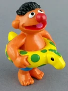 ApplauseErnieInnertube
