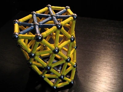 Ext elongated hexagonal antiprism.jpg