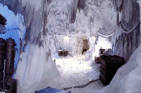 Ледяные пещеры 480px-EchoBaseCavern