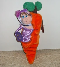 Miss-Piggy-In-A-Carrot