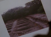 4x08 Cimetière.jpg