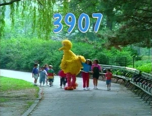 3907