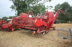 Massey 788 combine