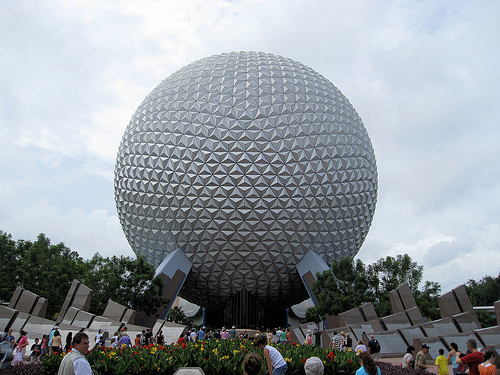 Epcot%27s_Spaceship_Earth_2008.jpg