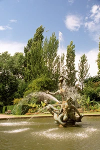 Fountain, RegentsPark, London, UK 640