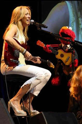 File:SherylCrowGala.JPG