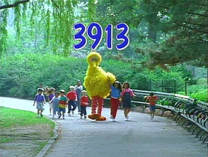 3913
