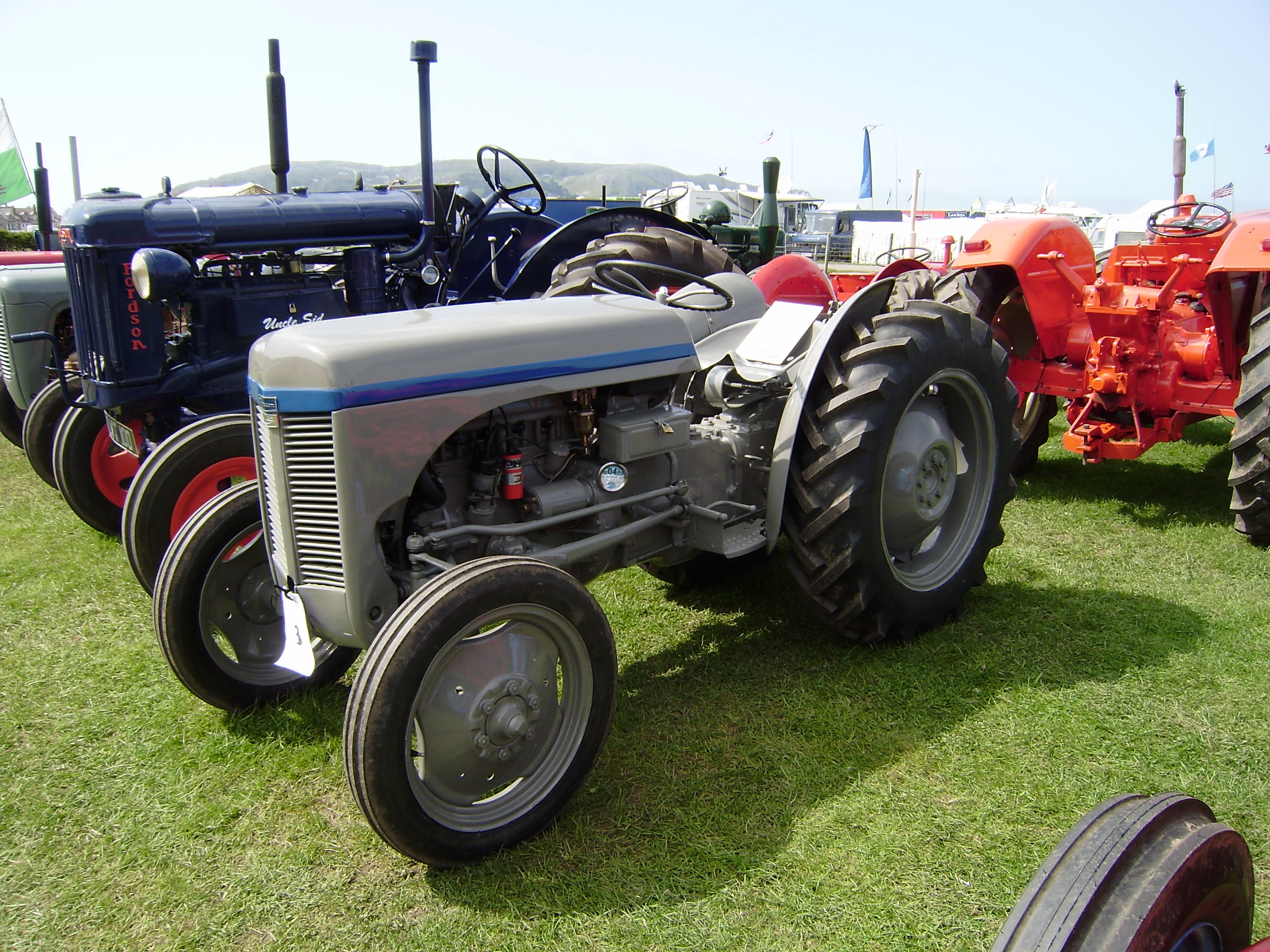 wallis tractor