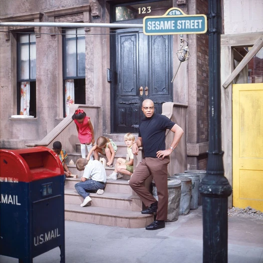 File:Jamesearlbehindscenes.JPG