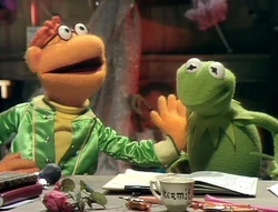 112scooterkermit