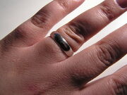 800px-Weddingring