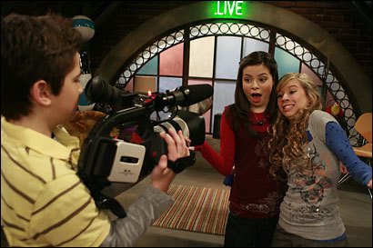 play packrat on icarly now