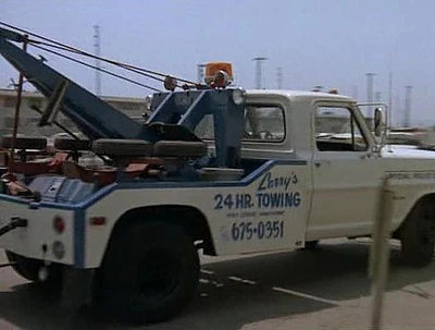 Larry's 24-Hour Towing.jpg