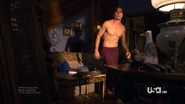 WC1x01-Nealshirtless2