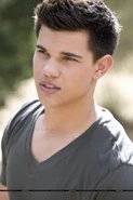 Taylor-EW-Out-Takes-jacob-black-8227672-213-320