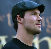 Daniel Cudmore hat