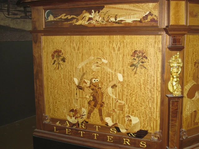 File:Desk.left.JPG