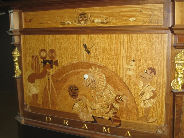 File:Desk.middle.JPG