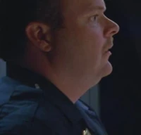 3x06-walt-locker-officer