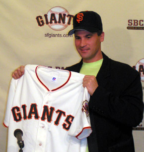 1197395347 Omar Vizquel.jpg