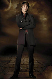Alec-volturi-standx320x480