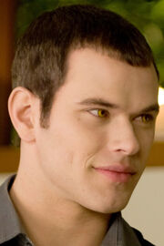 Emmett-cullen-vestx320x480