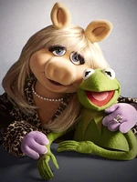 Miss-Piggy-Kermit-Frog 300
