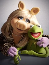 Miss-Piggy-Kermit-Frog 300