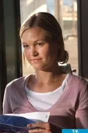 Julia-stiles-on-dexter-2-14-9-10-kc.jpg