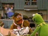 Kermit-fozzie-bottles-cans.jpg