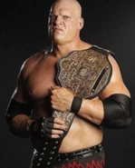 Kane pose Heavyweight