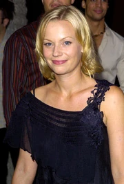 Samantha Mathis.jpg