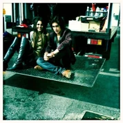 Vic-Avan-On-Set-avan-and-victoria-17453364-440-440