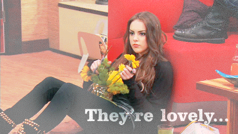 http://images1.wikia.nocookie.net/__cb20110414043203/victorious/images/f/f9/Jade015hxt.gif