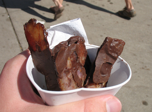 http://images1.wikia.nocookie.net/__cb20110421184746/bacon/images/c/c9/Bacon_chocolate.jpeg