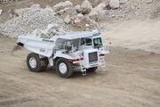 Perlini DP405 at Hillhead 2010 - IMG 1686