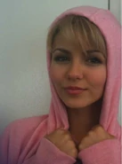 Victoria-Justice-Blonde-Hair
