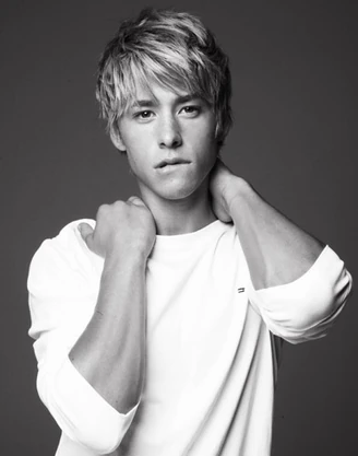 Mitch-Hewer-9-25-09