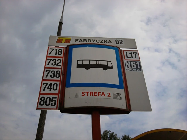 Plik:Fabryczna L17.JPG