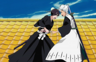 Reigai Momo Stabs Hitsugaya