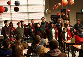 10; A VERY GLEE CHRISTMAS