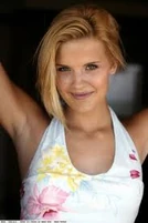 0maggie grace-9093