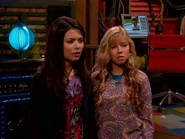 CarlySamshouldertoshoulderFredtreehouse