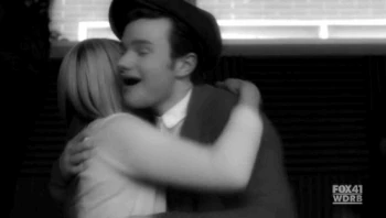 Quinn-and-Kurt-glee-16570043-499-282