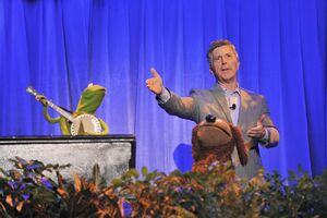 D23-RainbowConnection03-Kermit-Rowlf-TomBergeron-(2011-08-19)