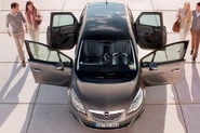2010-Opel-Meriva-05