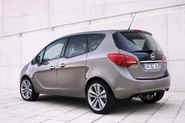 2011-Opel-Meriva-17