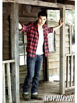 Sev-taylor-lautner-seventeen-cover-000-mdn