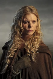 Emilia Fox